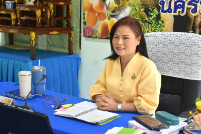 เป็นประธานการประชุมลูกจ้างประจำและพนักงานจ้างเหมาบริการ พารามิเตอร์รูปภาพ 1