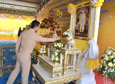 เป็นประธานในพิธีปลงผมผู้เข้าร่วมบรรพชาสามเณรเฉลิมพระเกียรติพระบาทสมเด็จพระเจ้าอยู่หัว เนื่องในโอกาสมหามงคลเฉลิมพระชนมพรรษา 6 รอบ 28 กรกฎาคม 2567 ... พารามิเตอร์รูปภาพ 1