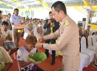 เป็นประธานในพิธีปลงผมผู้เข้าร่วมบรรพชาสามเณรเฉลิมพระเกียรติพระบาทสมเด็จพระเจ้าอยู่หัว เนื่องในโอกาสมหามงคลเฉลิมพระชนมพรรษา 6 รอบ 28 กรกฎาคม 2567 ... พารามิเตอร์รูปภาพ 6