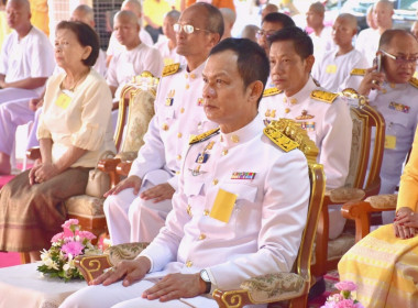 เข้าร่วมพิธีมอบผ้าไตรจีวรบรรพชาอุปสมบทให้แก่นาคและพิธีบรรพชาอุปสมบทสามเณรเฉลิมพระเกียรติพระบาทสมเด็จพระเจ้าอยู่หัว เนื่องในโอกาสมหามงคลเฉลิมพระชนมพรรษา 6 รอบ 28 กรกฎาคม 2567 ... พารามิเตอร์รูปภาพ 1