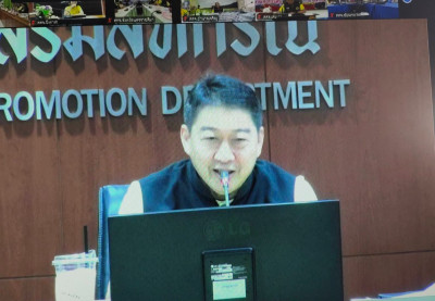 เป็นประธานการประชุมชี้แจงโครงการสนับสนุนปุ๋ยลดต้นทุนการผลิตของเกษตรกรผู้ปลูกข้าว ภายใต้มาตรการช่วยเหลือเกษตรกรผู้ปลุกข้าวปีการผลิต 2567/68 ผ่านระบบประชุมทางไกล Zoom Meeting ... พารามิเตอร์รูปภาพ 1