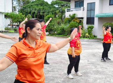 บุคลากรสำนักงานสหกรณ์จังหวัดนครนายก ร่วมเต้นแอโรบิค ... พารามิเตอร์รูปภาพ 7