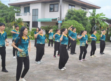บุคลากรสำนักงานสหกรณ์จังหวัดนครนายก ร่วมเต้นแอโรบิค ... พารามิเตอร์รูปภาพ 1