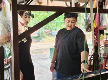 นางสาวณปภัช เผ่าวณิชย์ ผอ.กพส พร้อมด้วยบุคลากรกลุ่ม ... พารามิเตอร์รูปภาพ 1