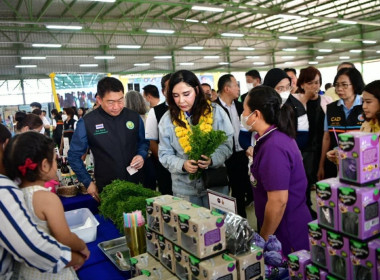 เข้าร่วมงานเปิดกิจกรรมการรณรงค์การบริโภคผลไม้คุณภาพภาคตะวันออกโดยกระจายสู่ตลาดภายในประเทศผ่านกลไกสหกรณ์ ของกระทรวงเกษตรและสหกรณ์ ... พารามิเตอร์รูปภาพ 2