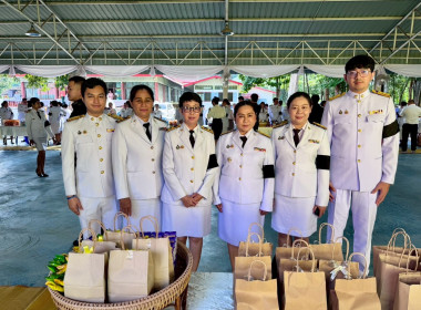 พิธีเจริญพระพุทธมนต์และทำบุญตักบาตรถวายพระราชกุศล ... พารามิเตอร์รูปภาพ 6
