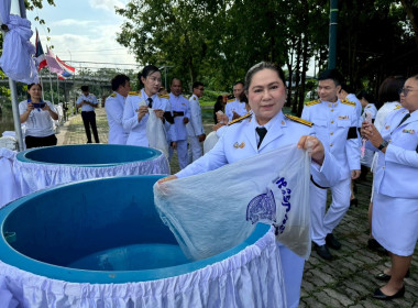 พิธีเจริญพระพุทธมนต์และทำบุญตักบาตรถวายพระราชกุศล ... พารามิเตอร์รูปภาพ 8