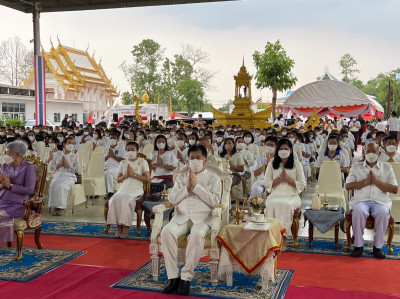 เข้าร่วมพิธีเจริญพระพุทธมนต์เฉลิมพระเกียรติพระบาทสมเด็จพระเจ้าอยู่หัว สมเด็จพระนางเจ้าสิริกิติ์ พระบรมราชินีนาถ พระบรมราชชนนีพันปีหลวง สมเด็จพระนางเจ้าฯ พระบรมราชินีและสมเด็จพระเจ้าลูกเธอ เจ้าฟ้าพัชรกิติยาภา นเรนทิราเทพยวดี กรมหลวงราชสาริณีสิริพัชร มหาวั ... พารามิเตอร์รูปภาพ 1