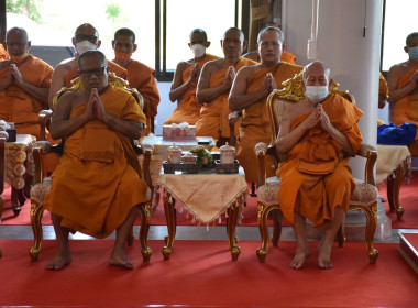 เข้าร่วมพิธีเจริญพระพุทธมนต์เฉลิมพระเกียรติพระบาทสมเด็จพระเจ้าอยู่หัว สมเด็จพระนางเจ้าสิริกิติ์พระบรมราชินีนาถ พระบรมราชชนนีพันปีหลวง สมเด็จพระนางเจ้าฯ พระบรมราชินี และสมเด็จพระเจ้าลูกเธอเจ้าฟ้าพัชรกิติยาภา นเรนทิราเทพยวดี กรมหลวงราชสาริณีสิริพัชร มหาวัชร ... พารามิเตอร์รูปภาพ 2