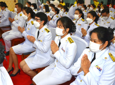 ร่วมพิธีเจริญพระพุทธมนต์และทำบุญตักบาตรถวายพระราชกุศลแด่พระบาทสมเด็จพระเจ้าอยู่หัว เนื่องในโอกาสวันเฉลิมพระชนมพรรษาพระบาทสมเด็จพระเจ้าอยู่หัว ... พารามิเตอร์รูปภาพ 5