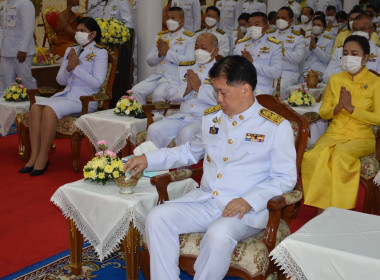 ร่วมพิธีเจริญพระพุทธมนต์และทำบุญตักบาตรถวายพระราชกุศลแด่พระบาทสมเด็จพระเจ้าอยู่หัว เนื่องในโอกาสวันเฉลิมพระชนมพรรษาพระบาทสมเด็จพระเจ้าอยู่หัว ... พารามิเตอร์รูปภาพ 2