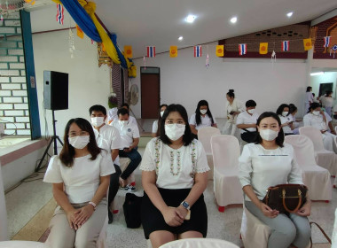 เข้าร่วมพิธีเจริญพระพุทธมนต์เฉลิมพระเกียรติพระบาทสมเด็จพระเจ้าอยู่หัว สมเด็จพระนางเจ้าสิริกิติ์ พระบรมราชินีนาถ พระบรมราชชนนีพันปีหลวง สมเด็จพระนางเจ้าฯ พระบรมราชินีและสมเด็จพระเจ้าลูกเธอ เจ้าฟ้าพัชรกิติยาภา นเรนทิราเทพยวดี กรมหลวงราชสาริณีสิริพัชร มหาวั ... พารามิเตอร์รูปภาพ 3