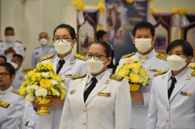 เข้าร่วมพิธีวางพานพุ่มดอกไม้สดถวายราชสักการะเนื่องในวันพระบิดาแห่งฝนหลวง ประจำปี 2566 ... พารามิเตอร์รูปภาพ 1