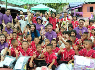 เข้าร่วมพิธีมอบสิ่งของ ชุดคลายหนาว อุปกรณ์การเรียน ... พารามิเตอร์รูปภาพ 2